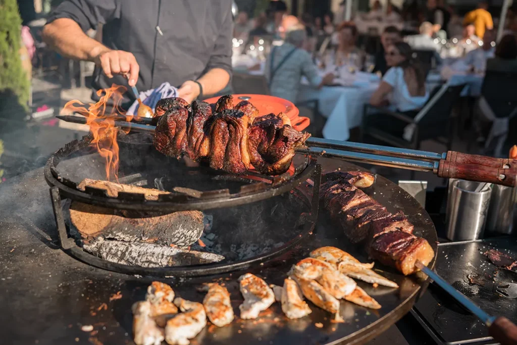 Live BBQ bei Big Bottle BBQ Party am Ofyr